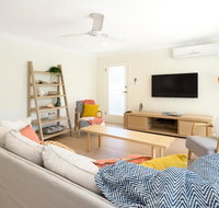 3 Bedroom Apartment Minutes from Main Beach - Schoolies Week Accommodation