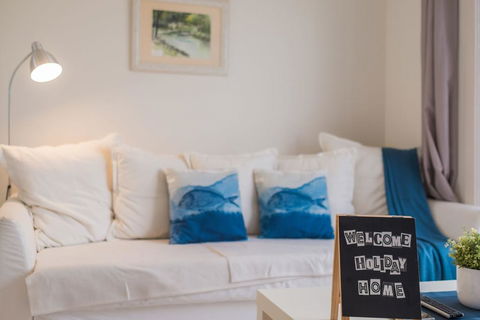 3 Bedroom Cozy And Quiet Holiday Home - Schoolies Week Accommodation 3