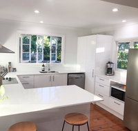 4 bedroom house - Walk to Southbank - Schoolies Week Accommodation