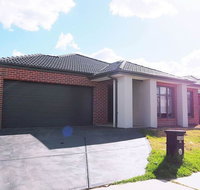 5 Bed 2 Bath big house - Schoolies Week Accommodation
