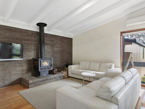 62 BINGLEY PARADE RIVERSEA HOUSE - Schoolies Week Accommodation 2