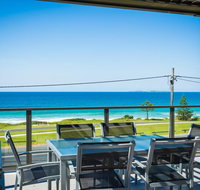 81 Dalmeny Drive - Beach House - Schoolies Week Accommodation