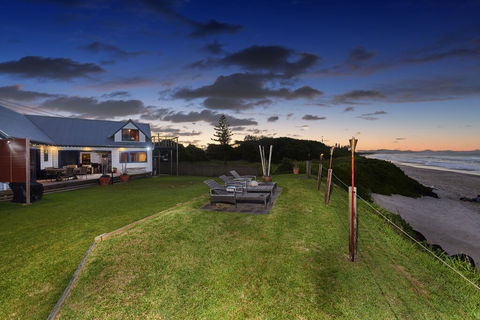 A PERFECT STAY - Belongil On The Beach - Schoolies Week Accommodation 1