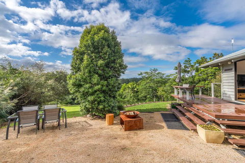 A PERFECT STAY - Twin Tallows - Schoolies Week Accommodation 0