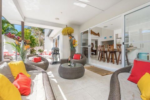 A SWEET ESCAPE - Serenity On Sallywattle - Schoolies Week Accommodation 3