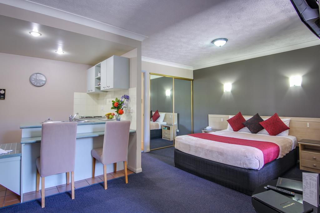 Saxby QLD Schoolies Week Accommodation