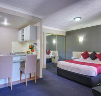 AAA Airport Albion Manor Apartments and Motel - Schoolies Week Accommodation