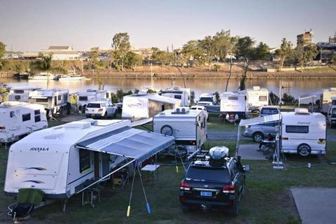 AAOK Riverdale Caravan Park - Schoolies Week Accommodation 0