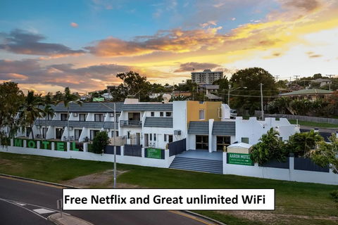 Aaron Motel - Schoolies Week Accommodation 0