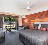 AAt 28 Goldsmith Motel - Schoolies Week Accommodation