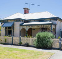 Abaleen House - Schoolies Week Accommodation