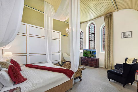 Abbey Boutique Hotel Formerly Abbey Of The Roses - Schoolies Week Accommodation 2
