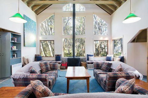 Absinthe - Schoolies Week Accommodation 1