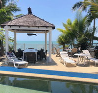 Absolute Beach Frontage Family Friendly Home away from home - Schoolies Week Accommodation