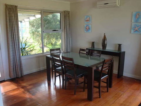 Absolute Waterfront - Schoolies Week Accommodation 2
