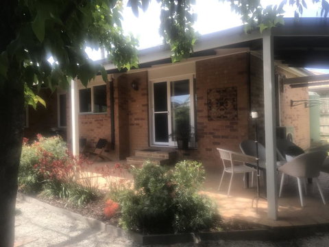 Acacia House - Central Healesville - Yarra Valley - Schoolies Week Accommodation 3