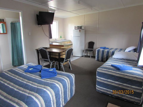 Acacia Motel - Schoolies Week Accommodation 3