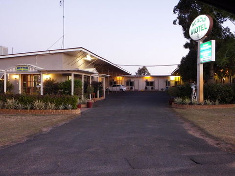 Acacia Motel - Schoolies Week Accommodation 0
