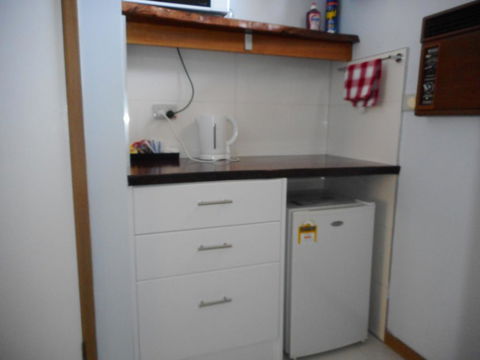 Acacia Rose Motor Inn - Schoolies Week Accommodation 3