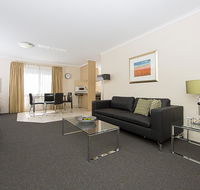 Accommodate Canberra - Kingston Court - Schoolies Week Accommodation