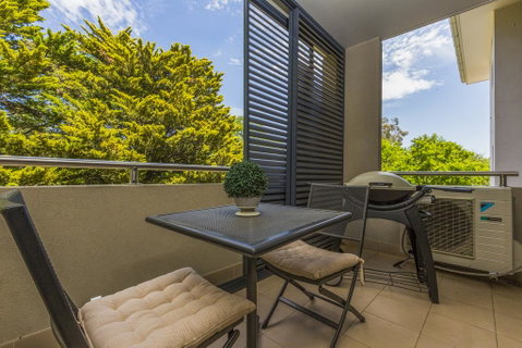 Accommodate Canberra- Domain Parliamentary Triangle - Schoolies Week Accommodation 2