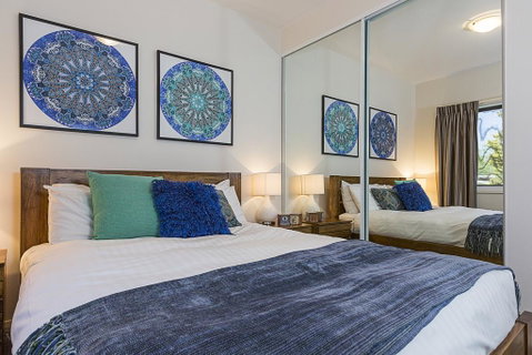 Accommodate Canberra- Domain Parliamentary Triangle - Schoolies Week Accommodation 0