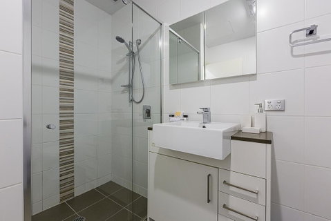 Accommodate Canberra- Domain Parliamentary Triangle - Schoolies Week Accommodation 3