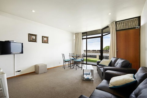 Accommodation Portland Victoria - Schoolies Week Accommodation 1