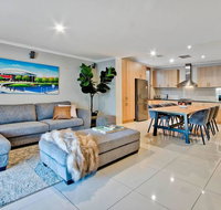 Adelaide 4 Bedroom House with Pool - Schoolies Week Accommodation