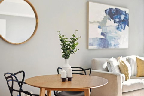 Elegant Inner-City 1-Bed With Rooftop Dining - Schoolies Week Accommodation 3