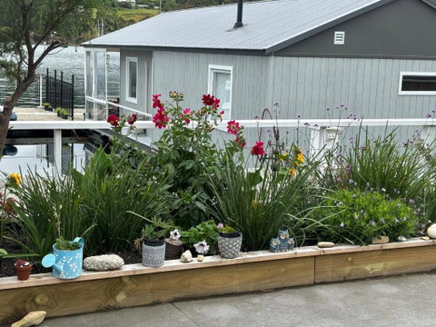 Elegant And Scenic Floating Boat House - Schoolies Week Accommodation 2