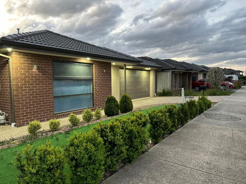 Family Friendly House - Schoolies Week Accommodation 0