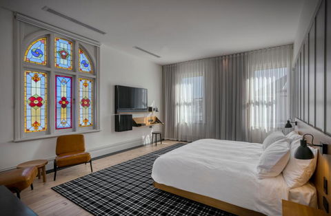 Farmers Home Hotel - Schoolies Week Accommodation 3