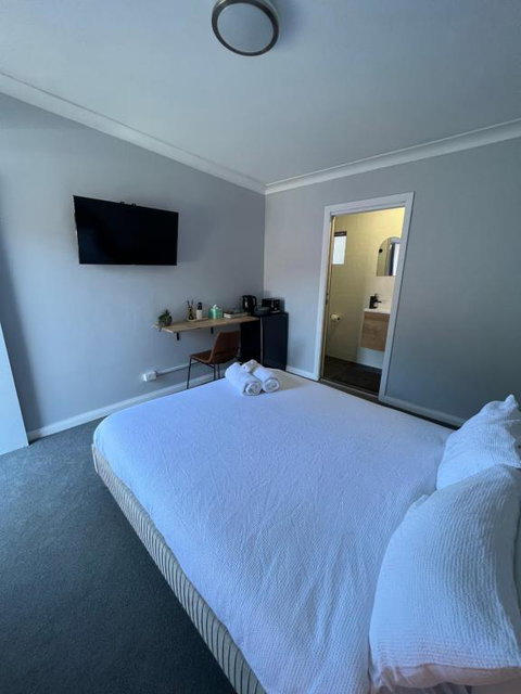Gold Reef Adelong - Schoolies Week Accommodation 2