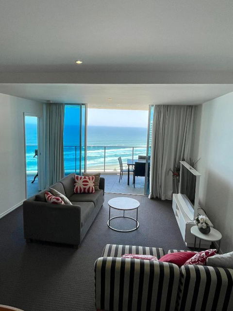 H Luxury Apartment At Surfers Paradise High Floor - Schoolies Week Accommodation 1