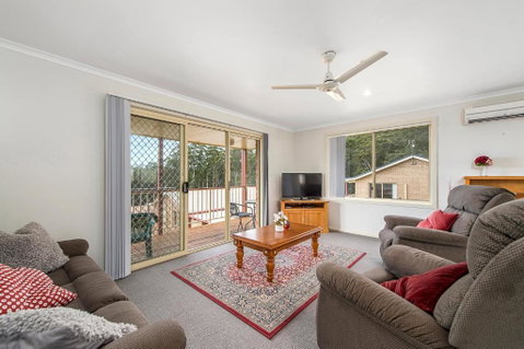 H1211 Mission Terrace Lakewood Heights Estate - Schoolies Week Accommodation 0