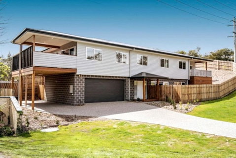 HALE KUPA Rye Beach House Spa Table Tennis - Schoolies Week Accommodation 1