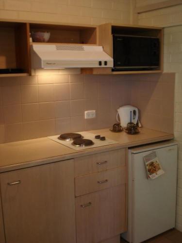 H & D Apartments - Schoolies Week Accommodation 1