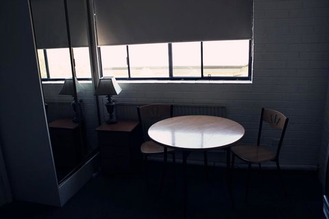 H & D Apartments - Schoolies Week Accommodation 4