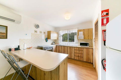 Hillside Country Retreat - Schoolies Week Accommodation 3