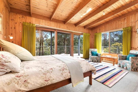 HILLSIDE HOUSE - Schoolies Week Accommodation 1