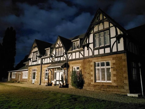 Historic Apartment - Schoolies Week Accommodation 0