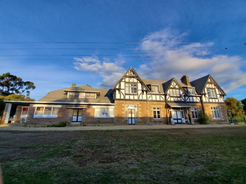 Historic Apartment - Schoolies Week Accommodation 2