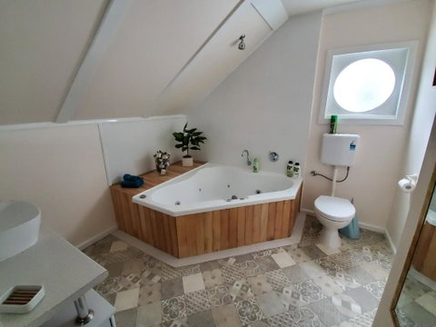 Historic Apartment - Schoolies Week Accommodation 1