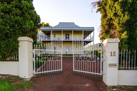 Hope Farm Guesthouse - Schoolies Week Accommodation 3
