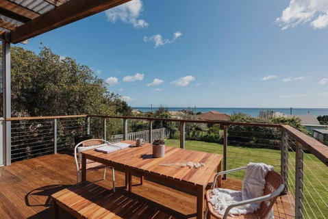House On Hampson - Schoolies Week Accommodation 1