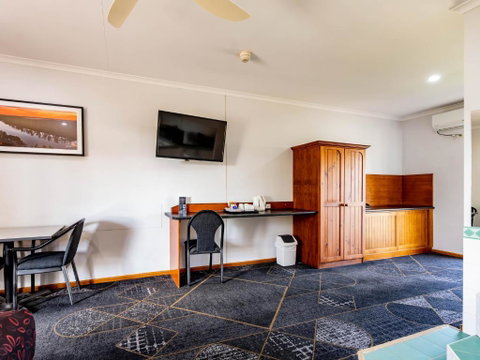 Hotel Renmark - Schoolies Week Accommodation 2