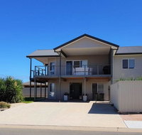 Agape Holiday Home - Schoolies Week Accommodation