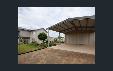 Agape Holiday Home - Schoolies Week Accommodation 2