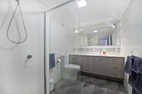 Akuna 20, 6 Joffre Street - Schoolies Week Accommodation 1